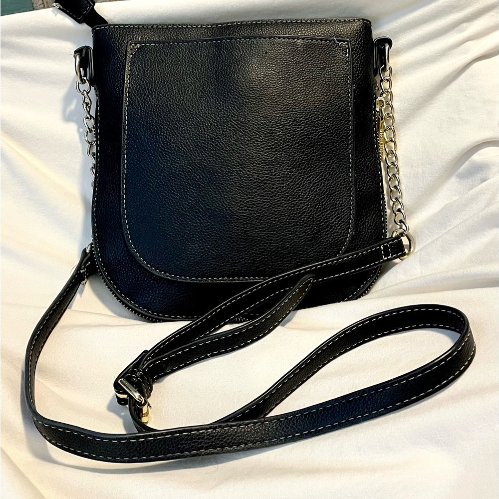 *EUC* Steve Madden Crossbody Bag - Black - SM Logo - Leather - 9.5” x 9” x 2.5” - Picture 2 of 14